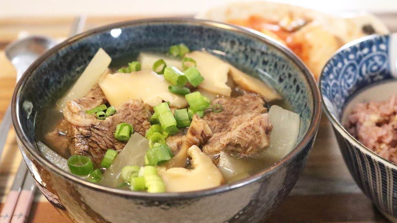 Canh sườn bò là món ăn bạn nhất định phải thử khi đến Hàn Quốc vào mùa đông